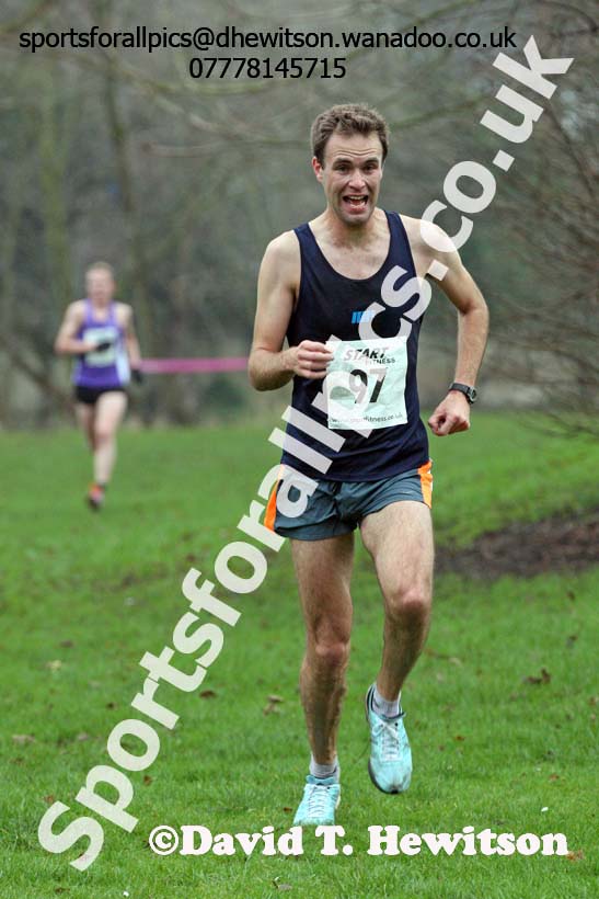 Morpeth Harriers 11k Road Race. Photo: David T. Hewitson/Sports for All Pics